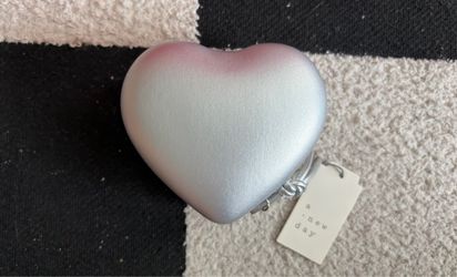 Heart-Shaped Mini jerkers box