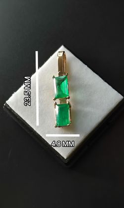 Elegant 14K Gold Colombian Emerald Pendant l 4.8 mm x 23.5 mm