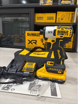 DEWALT XR 20V XR Max Brushless . 3-Speed Impact Driver + Battery XR 4Ah power Pack + Charger + Bag