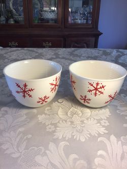 Large Hallmark Pottery Snowflake Bowls