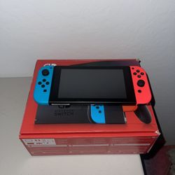 Nintendo Switch 
