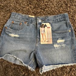 Levi's® Girls' Girlfriend Jean Shorts - Distressed Light Wash 12