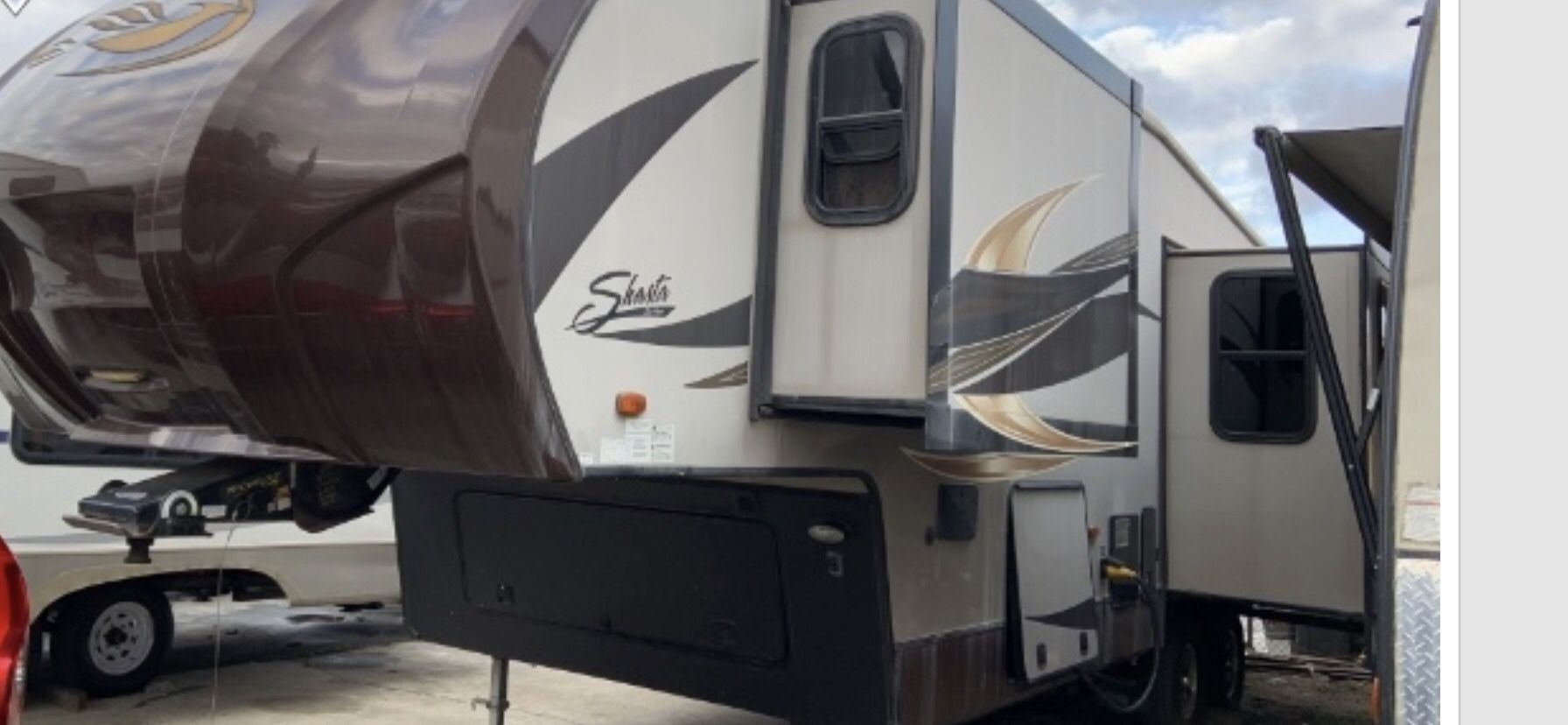 2015 Ford Forest River Shasta 32RE