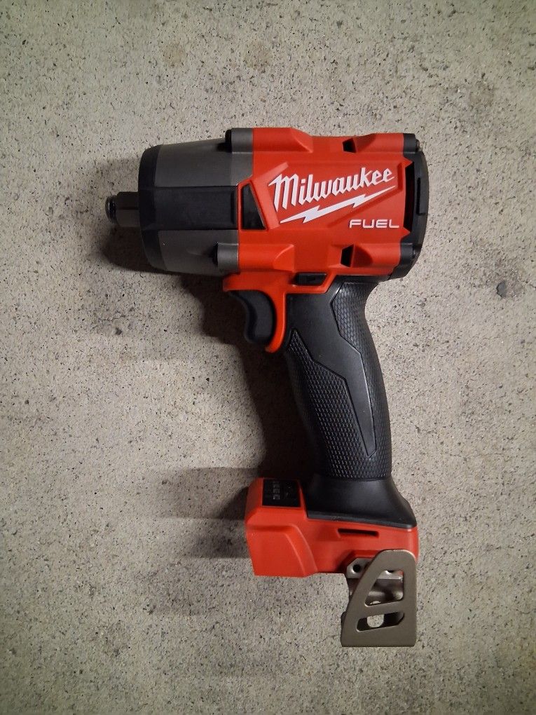 Milwaukee Fuel M18 1/2" Mid Torque Impact