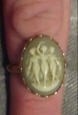Jewelery Costume cameo ring resin