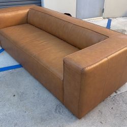 Free Couch 