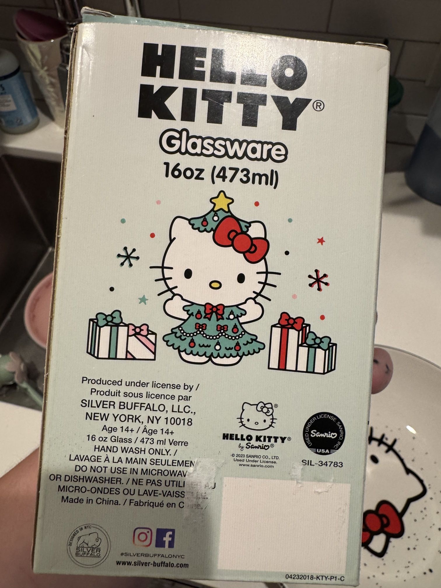 2plates 1cup hello kitty