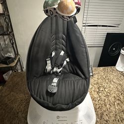 4moms MamaRoo Multi-Motion Baby Swing, Black Classic