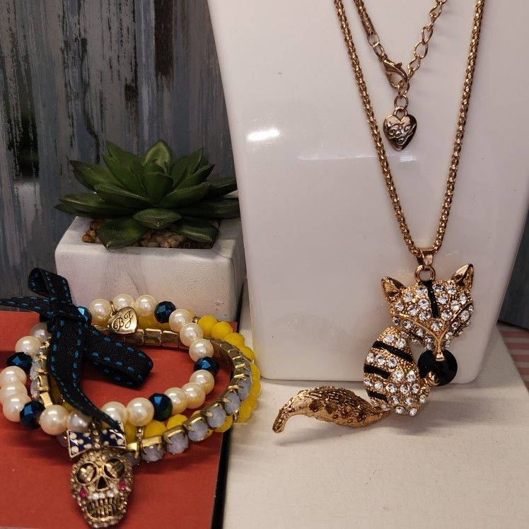 #2362, BETSEY JHONSON SIGNED, FOX NECKLACE RHINESONES, PEARL BRACELET.