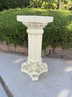 Pedestal.
