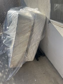 Twin bed