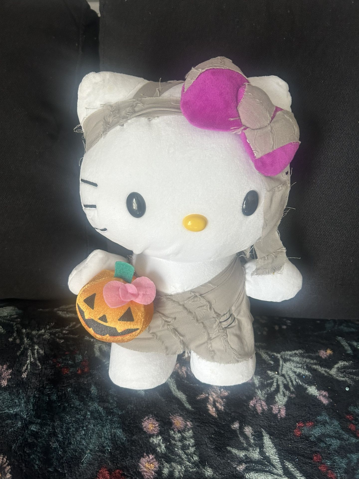Hello Kitty Mummy Halloween Stepper
