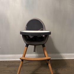 Baby feeding chair