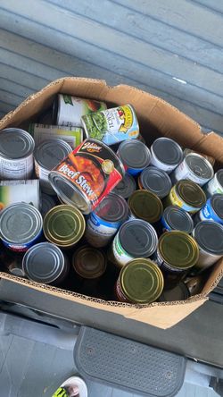 Free goods and none expired cans : varieties of food