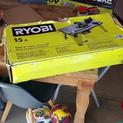 RYOBI
 Universal Router Table