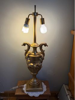 Neoclassical Urn High Quality Repro Lamp
