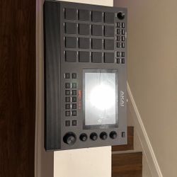 AKAI MPC LIVE 2