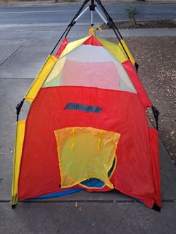 Kids pacific play pop up tent