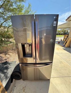 LG French Door Refrigerator Black Stainless Steel