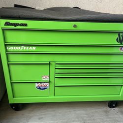 Snap On Tool Box 55inch With Power Drawer Extreme Green
