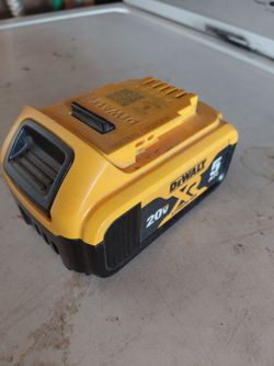 DEWALT 2OV  5AH  BATTERY
