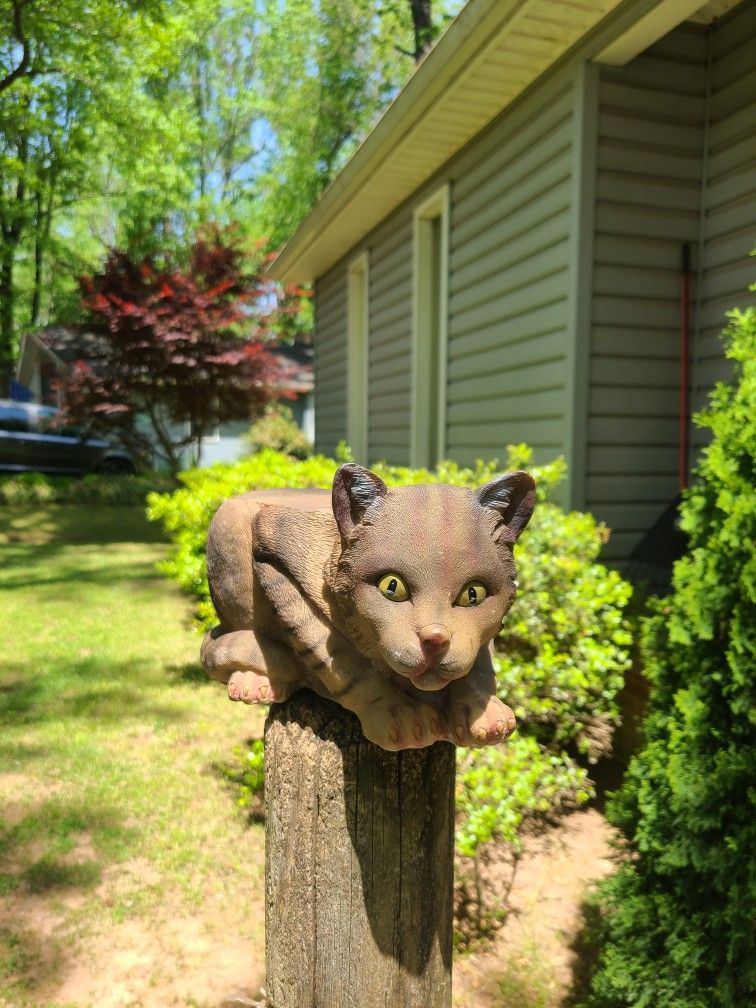Cat Plant Stand