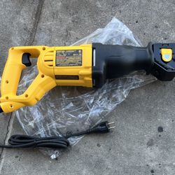 DEWALT DWE304 Straight, Corded Reciprocating Saw; 1-1/8 in. Stroke Length, 2,800 stroke/min.