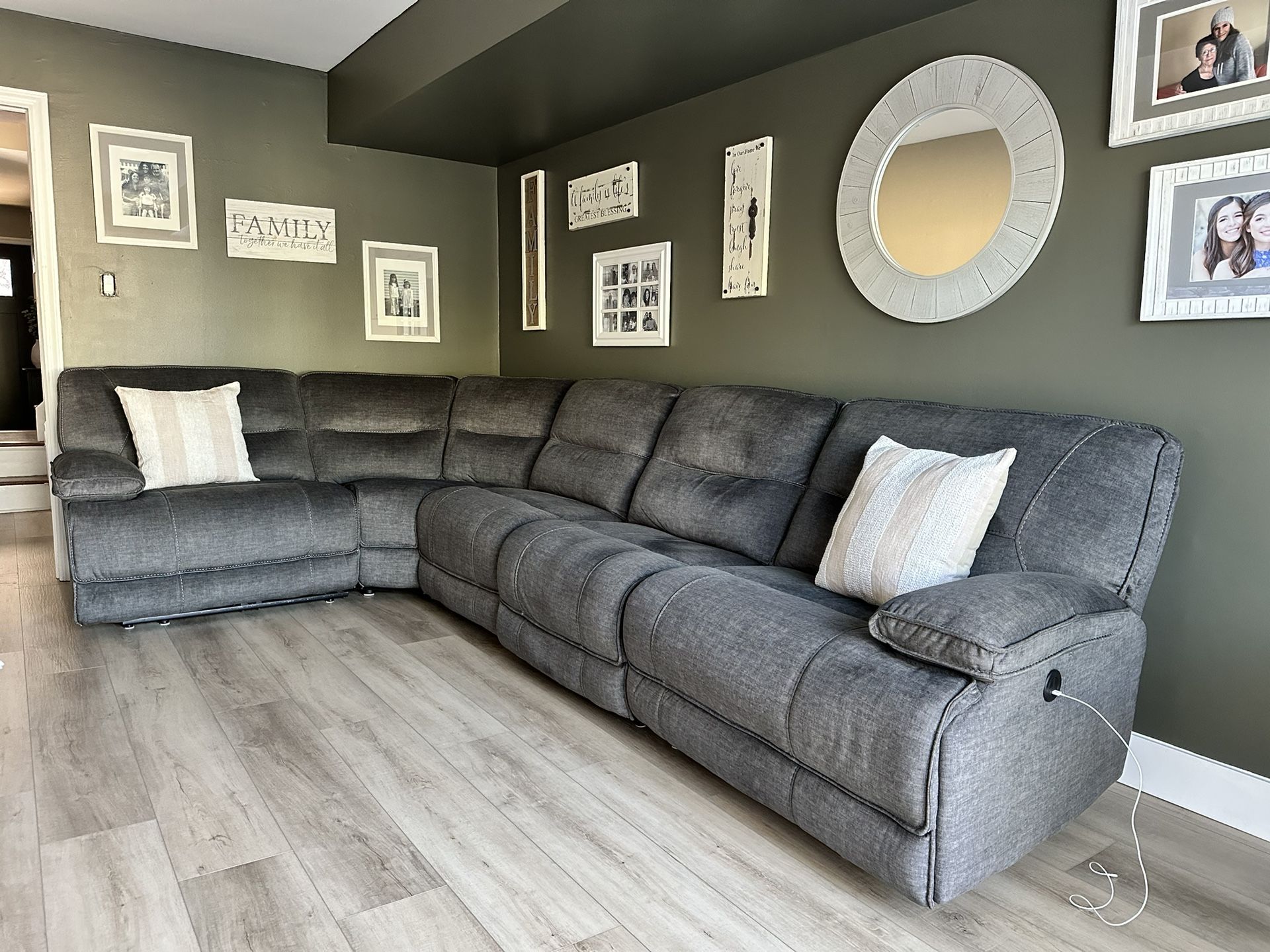 5 Piece Reclining Sectional