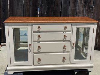 Bassett Buffet