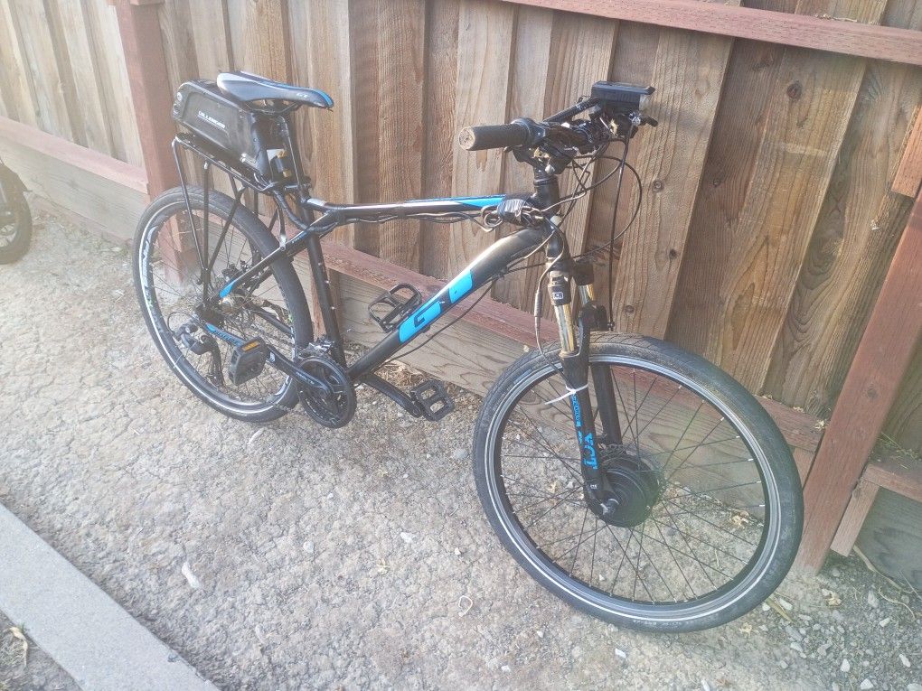 Electric GT Avalanche Mountain Bike Size Large 26in