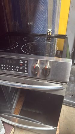 Stainless Steel Electric Range with Glass Cooktop