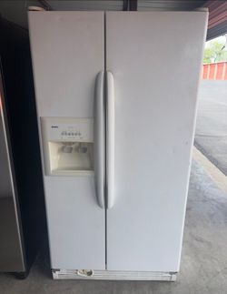 White Kenmore Refrigerator And Freezer