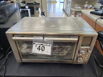 Airfryer oven with attachments