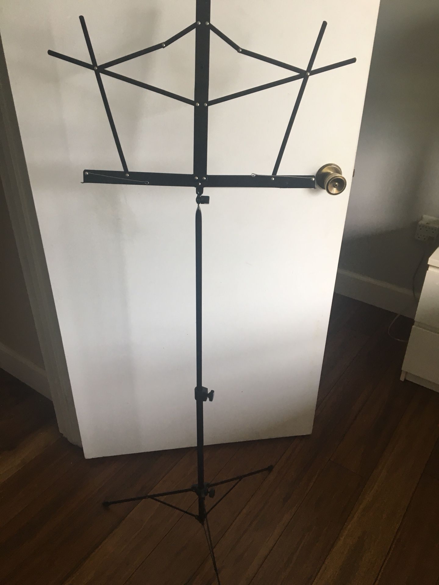 Music sheet stand for instruments