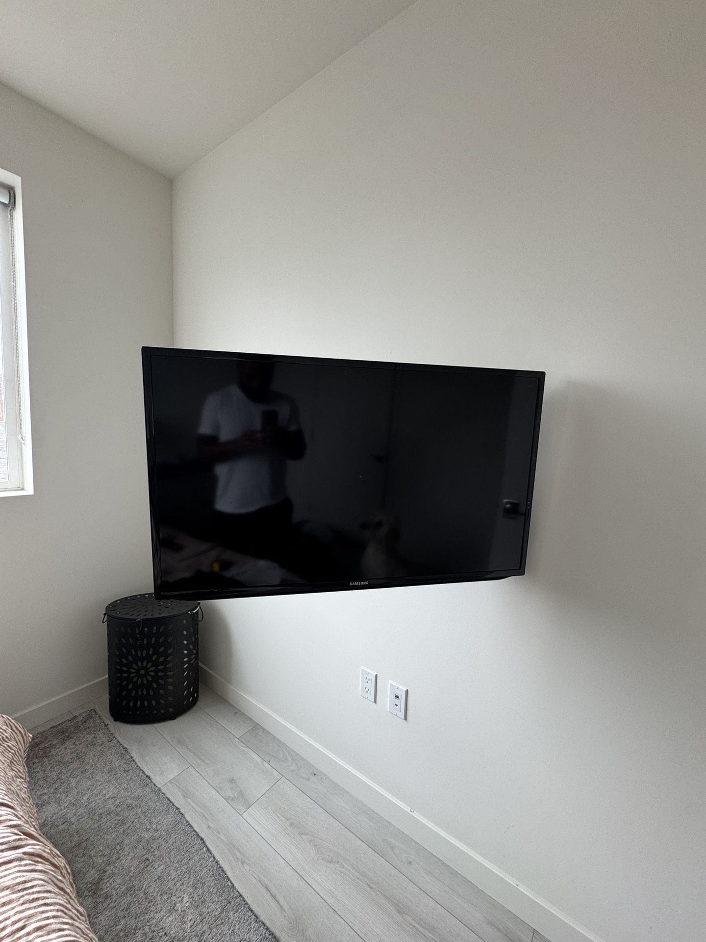 Samsung TV (FREE)