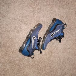 SIZE 4 YOUTH/ 6 IN WOMENS BLUE VAPOR MAX KNITTED