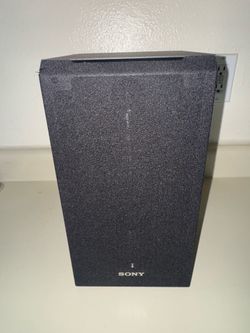 One Sony SS-CS5 3-Way Bookshelf Speaker in good working condition