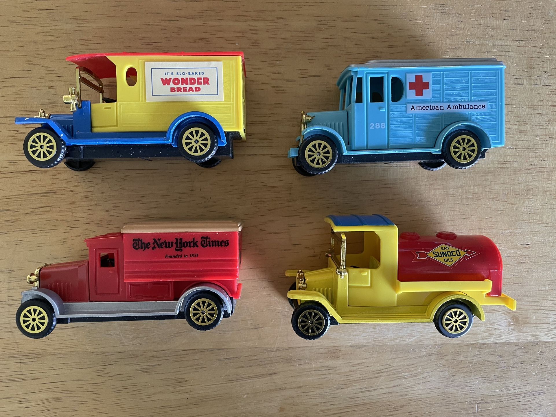 CLASSIC TRUCKS TOYS SET