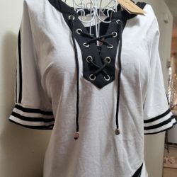 Woman's  Top - NEW