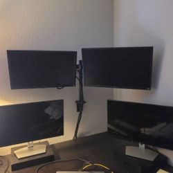 Dell Monitors And Dock Station