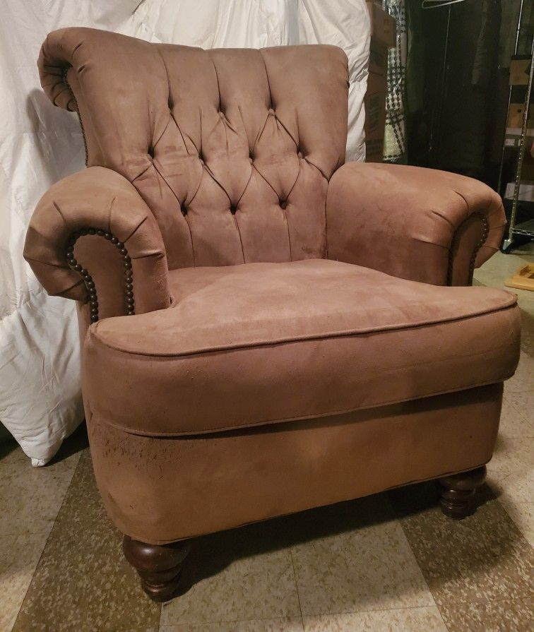 Microfiber Lounge Chair w/ Ottoman