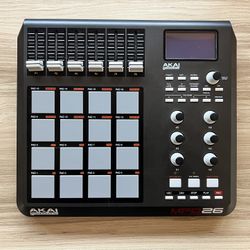 AKAI Professional MPD26 USB / MIDI Pad Controller