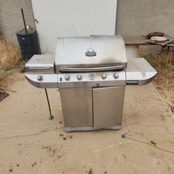 Char-Broil Propane BBQ