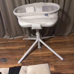 Like New Halo Bassinet 3.0 Soothing