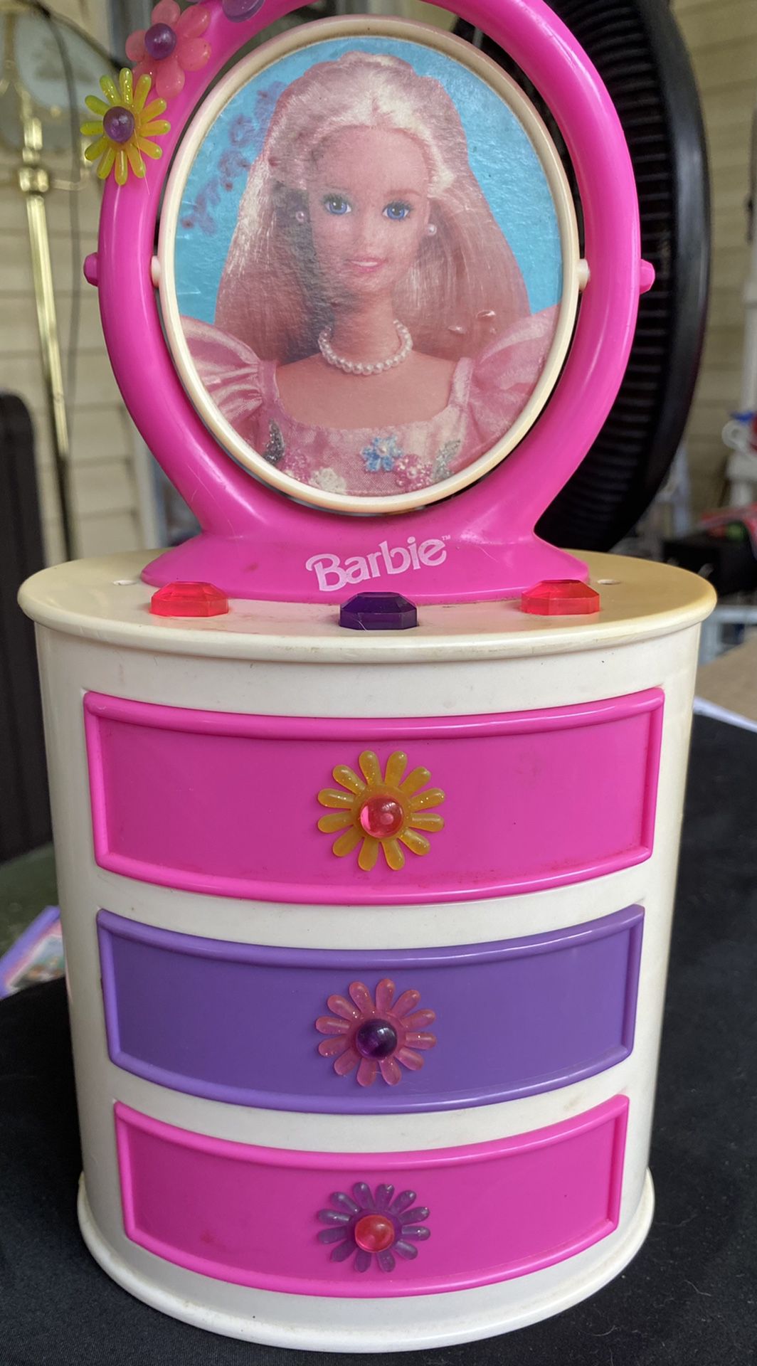 Vintage 1997 3 drawer Barbie jewelry box. This is so incredibly cute!! Shows signs of wear from use but buttons and drawers work good. Includes vinta