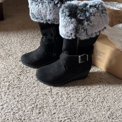 Little Girls Black Boots With Fur Cuffs Size 12