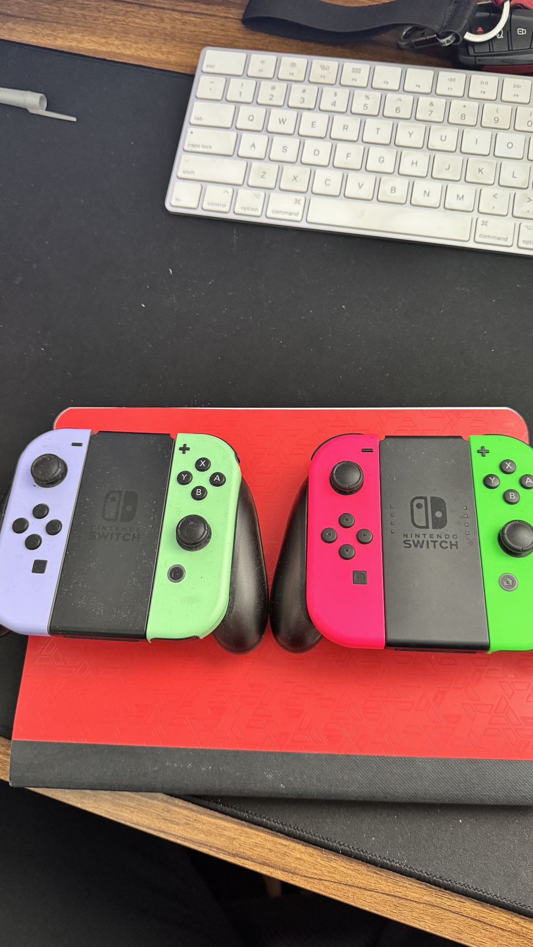 Nintendo Switch joycons + Grips 