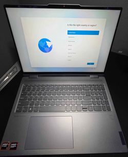 Lenovo Yoga 7 - 16" 2-in-1 Touchscreen (Ryzen 7 / 16GB / 1TB SSD) + Pen