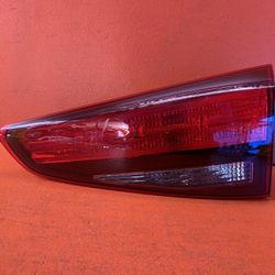 2019 2020 2021 Hyundai Tucson Right Passenger Side Inner Halogen Tail Light OEM