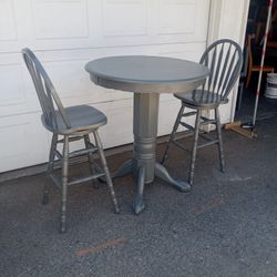HIGH TABLE AND TWO CHAIRS. 